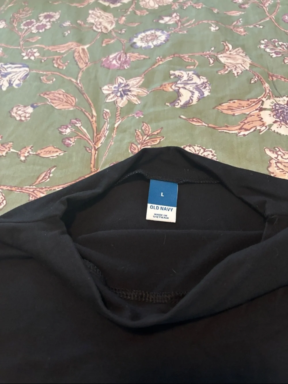 Old Navy Black Women's Sleeveless Top - Picture 2 of 3